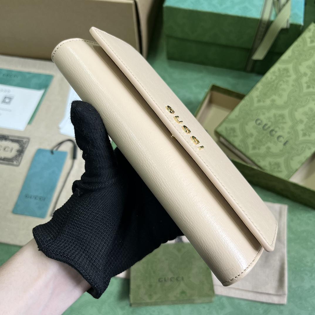 Gucci Continental Wallet With Gucci Script - FashionPlug