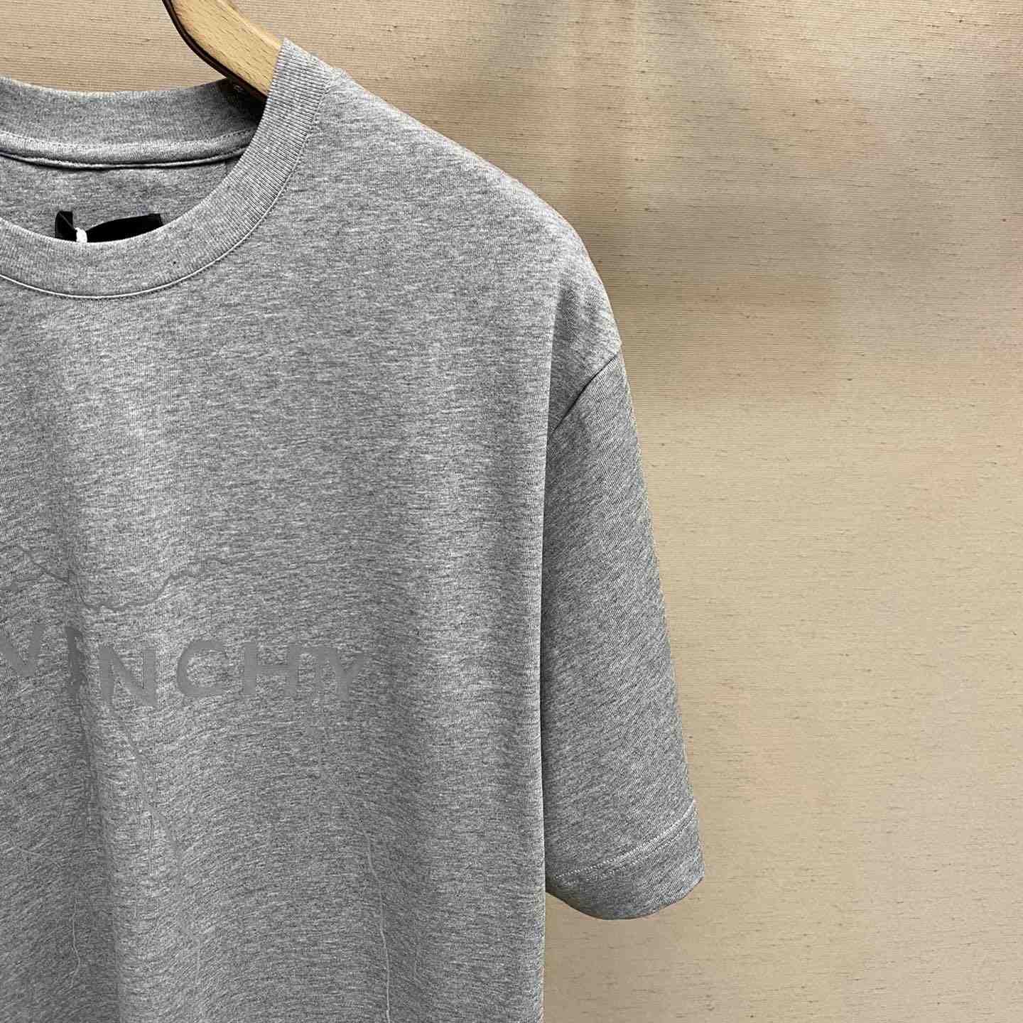 Givenchy Boxy Fit T-shirt In Cotton With Reflective Artwork - FashionPlug