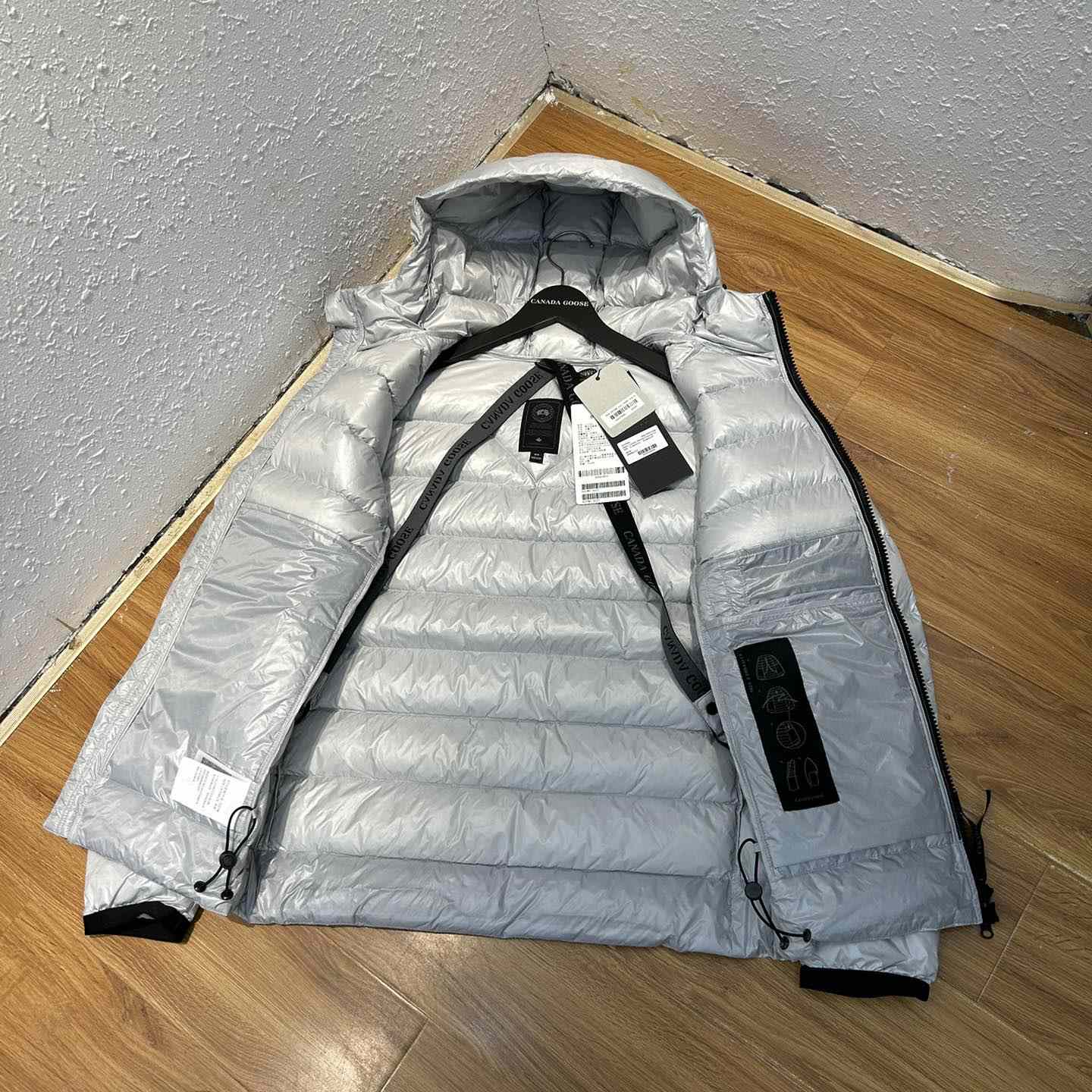 Canada Goose Logo-patch Padded Jacket - FashionPlug