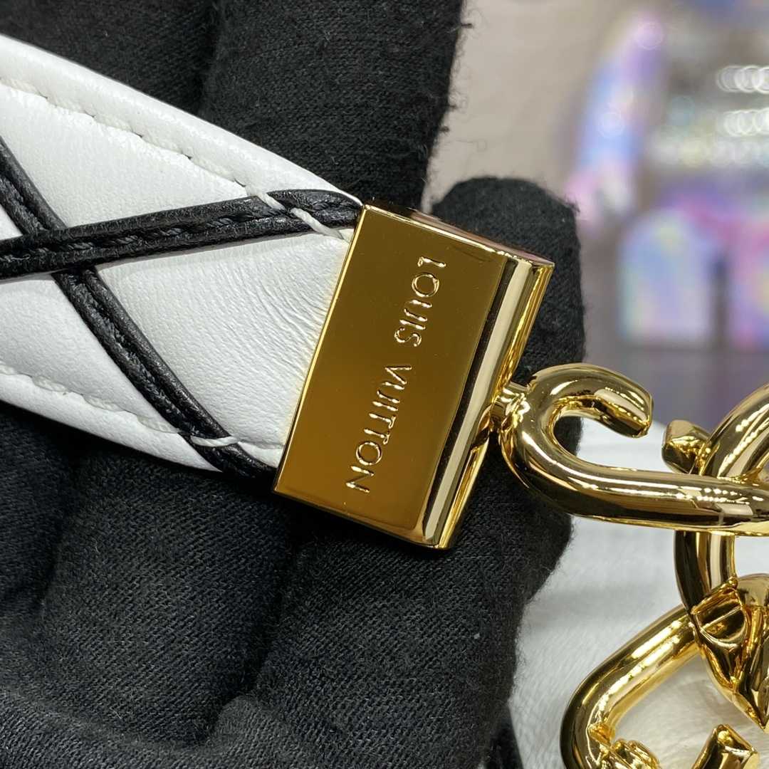 Louis Vuitton GO-14 MM   M22890 - FashionPlug