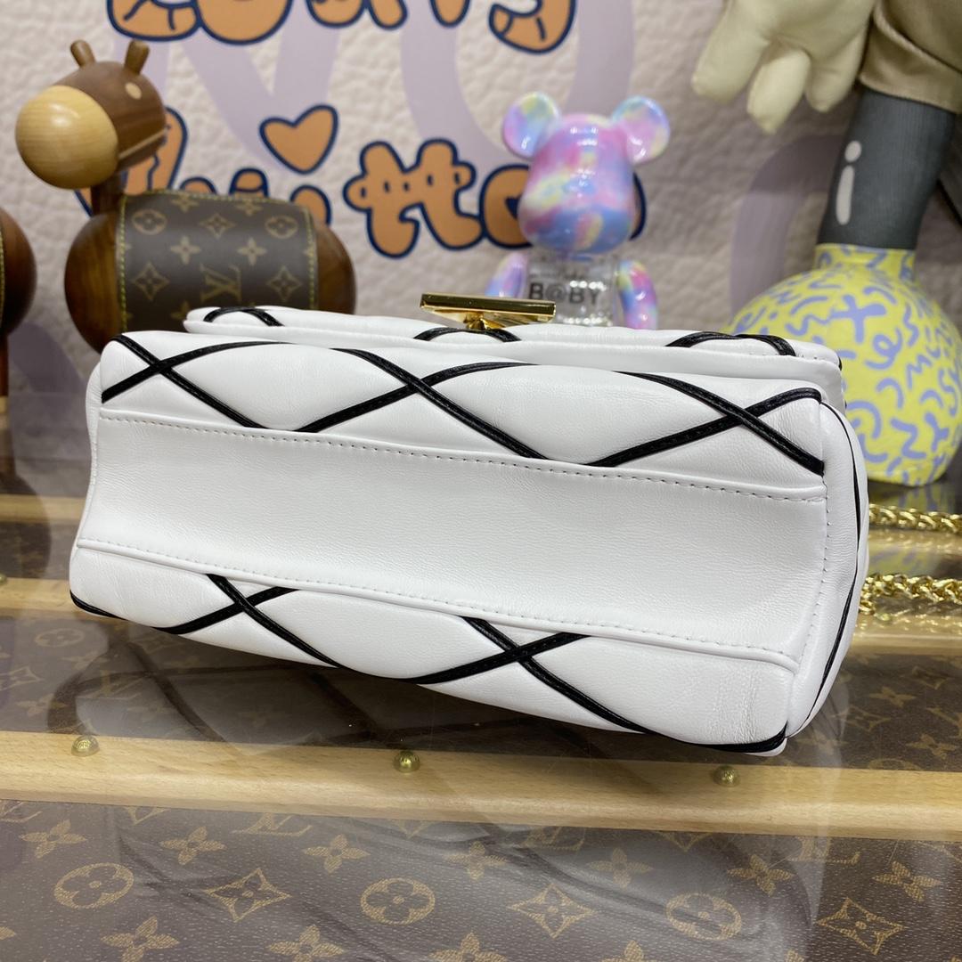 Louis Vuitton GO-14 MM   M22890 - FashionPlug