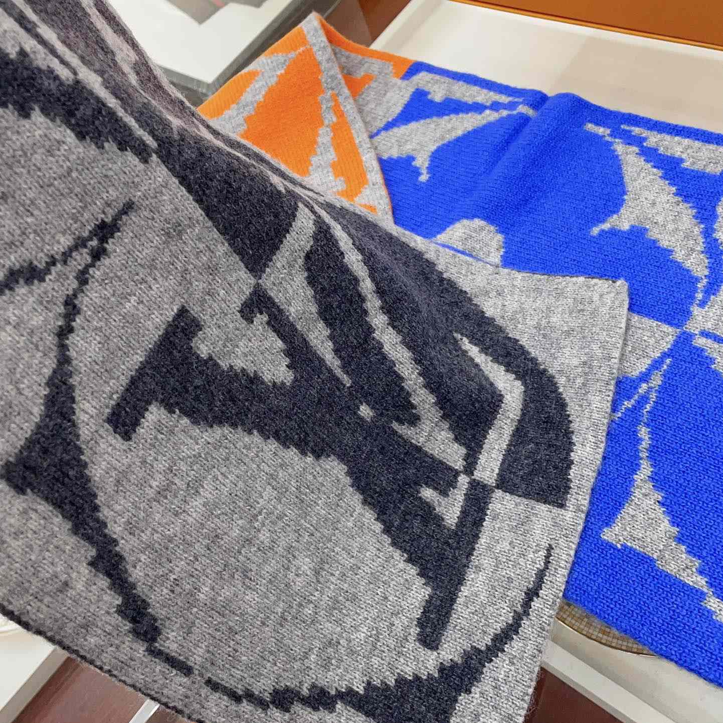 Louis Vuitton Rib Flower Scarf     M78005 - FashionPlug