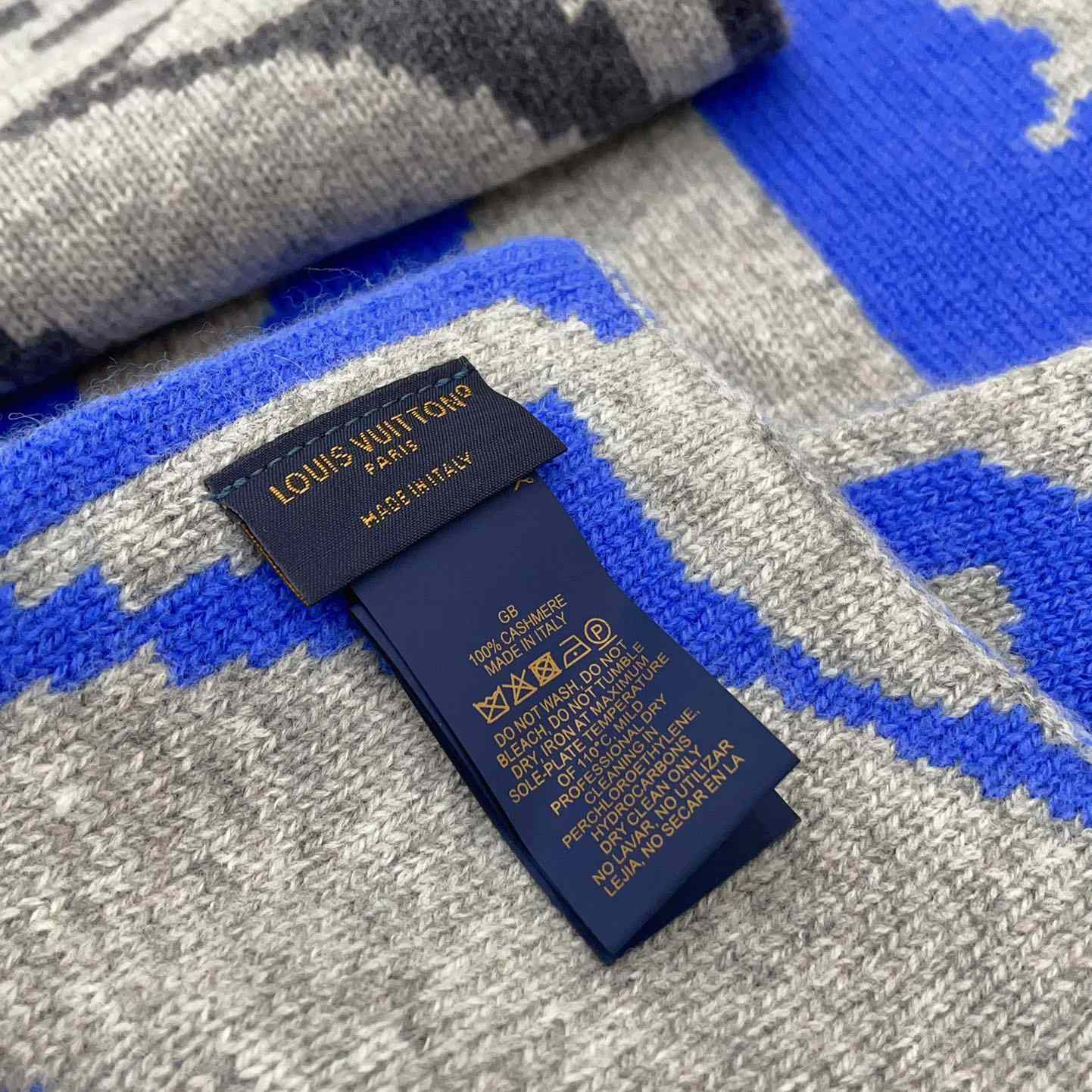 Louis Vuitton Rib Flower Scarf     M78005 - FashionPlug