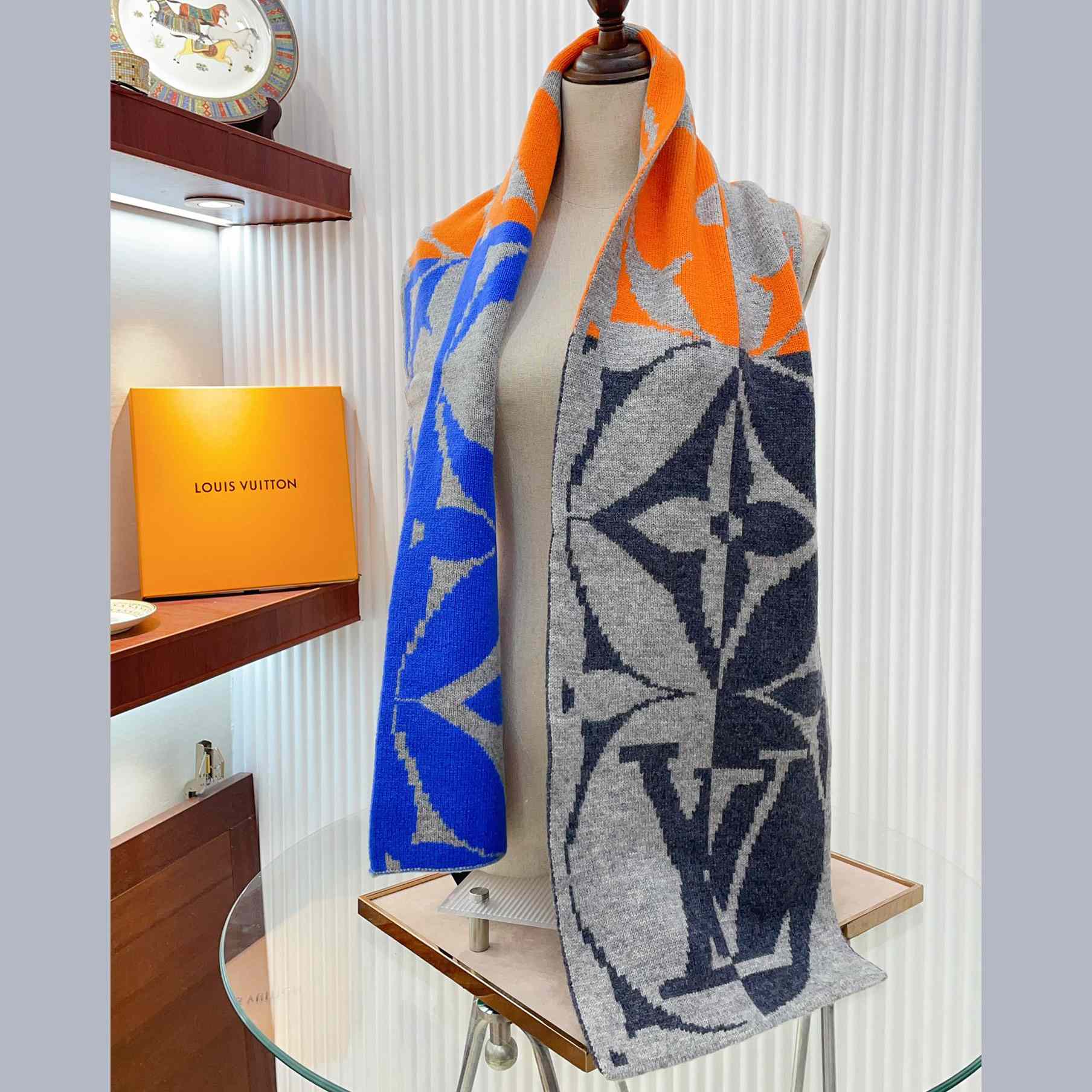 Louis Vuitton Rib Flower Scarf     M78005 - FashionPlug