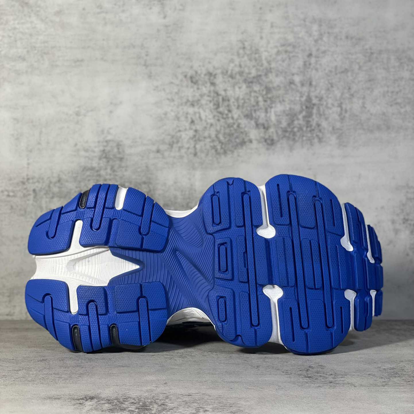 Balenciaga Cargo Sneaker In Grey,White And Blue  - FashionPlug