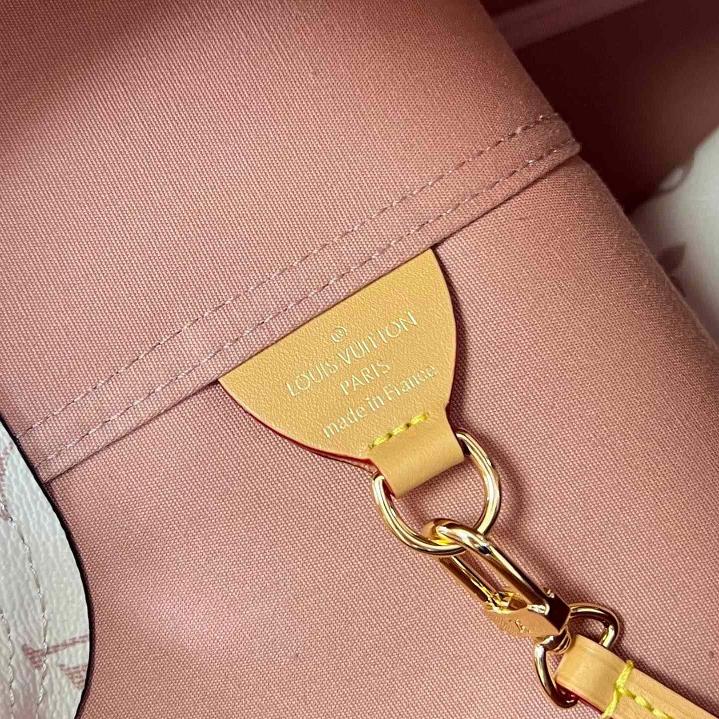 Louis Vuitton Atlantis GM     M24409 - FashionPlug