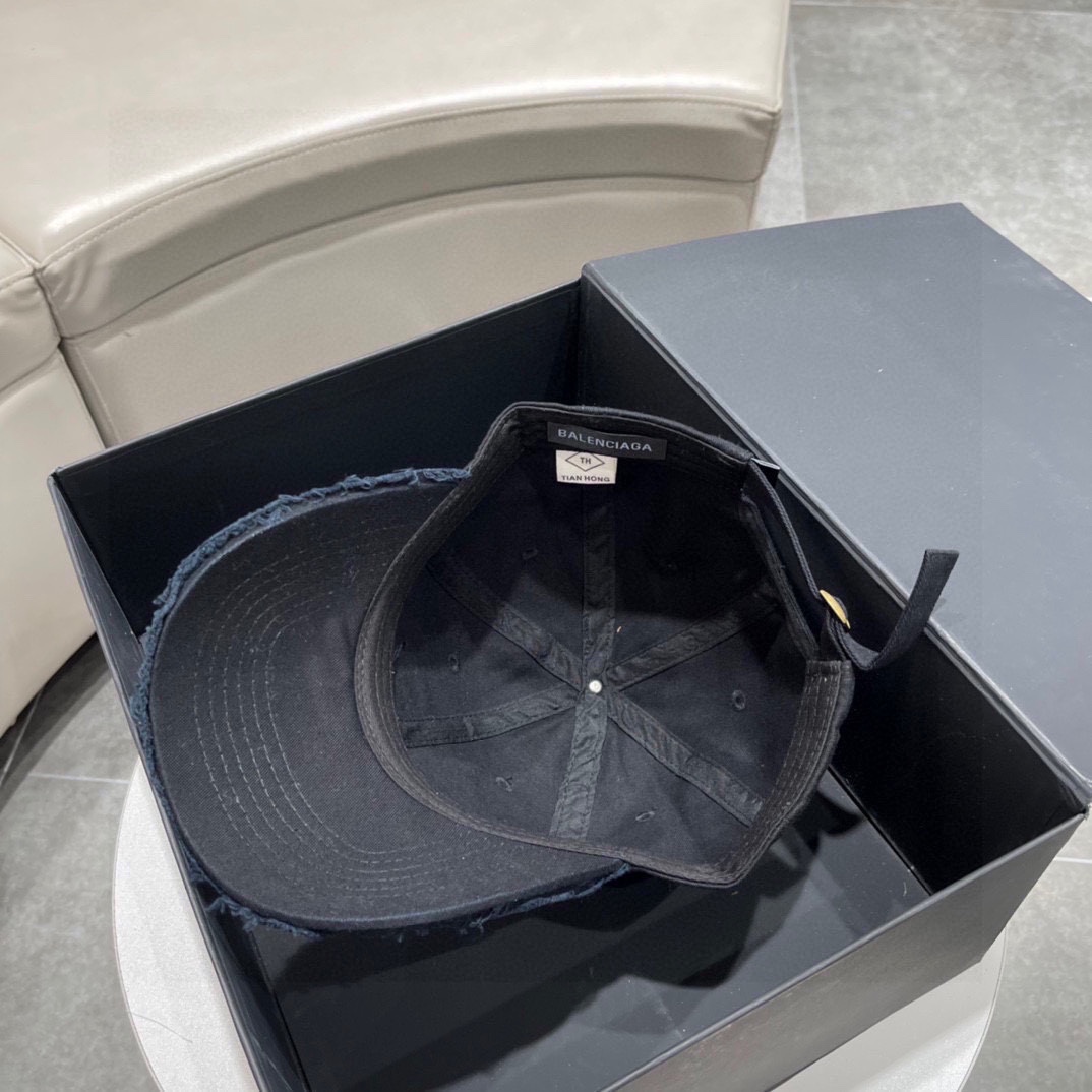 Balenciaga Cap - FashionPlug