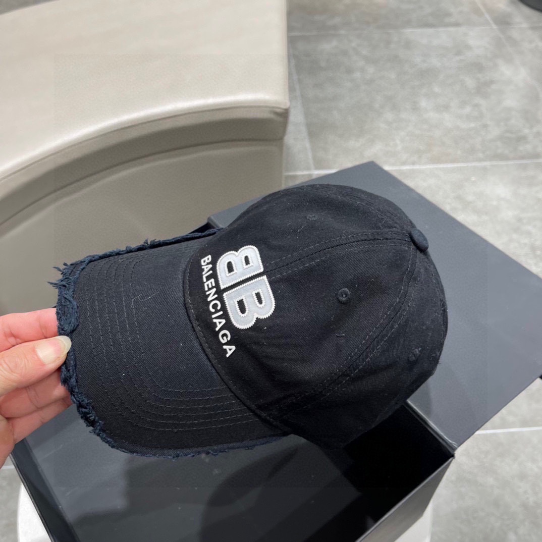 Balenciaga Cap - FashionPlug