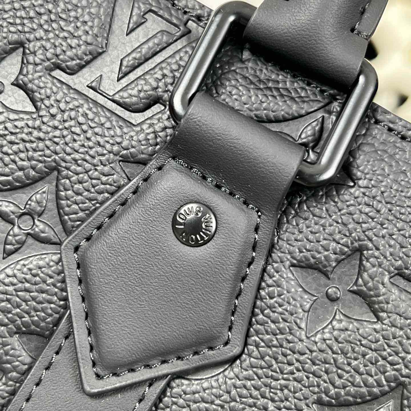 Louis Vuitton Sac Plat NV   M21866 - FashionPlug