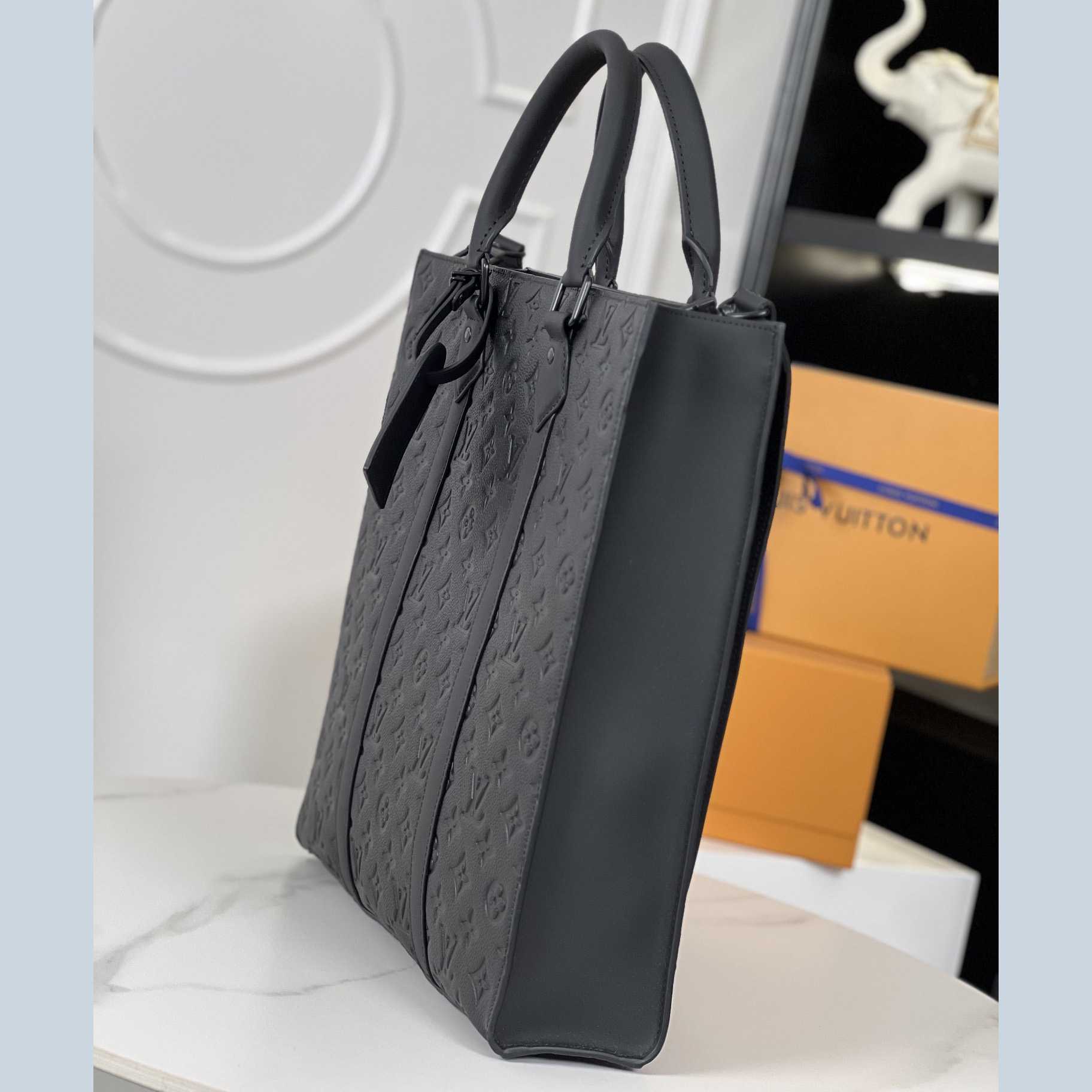 Louis Vuitton Sac Plat NV   M21866 - FashionPlug