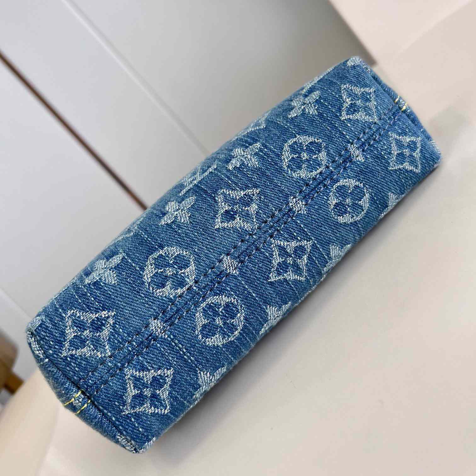 Louis Vuitton Hills Pochette    M82949 - FashionPlug