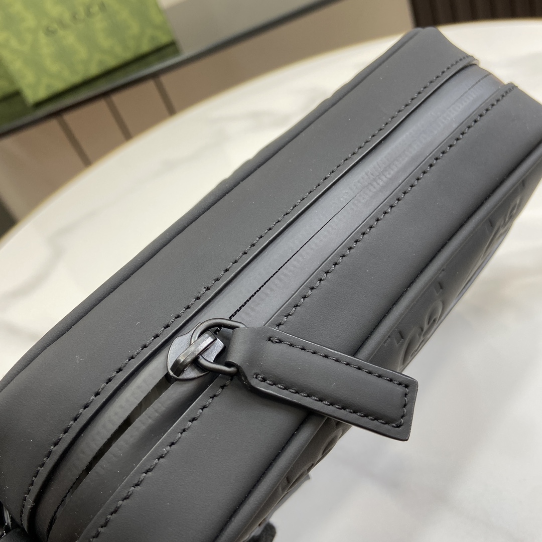 Gucci GG Rubber-effect Mini Shoulder Bag - FashionPlug