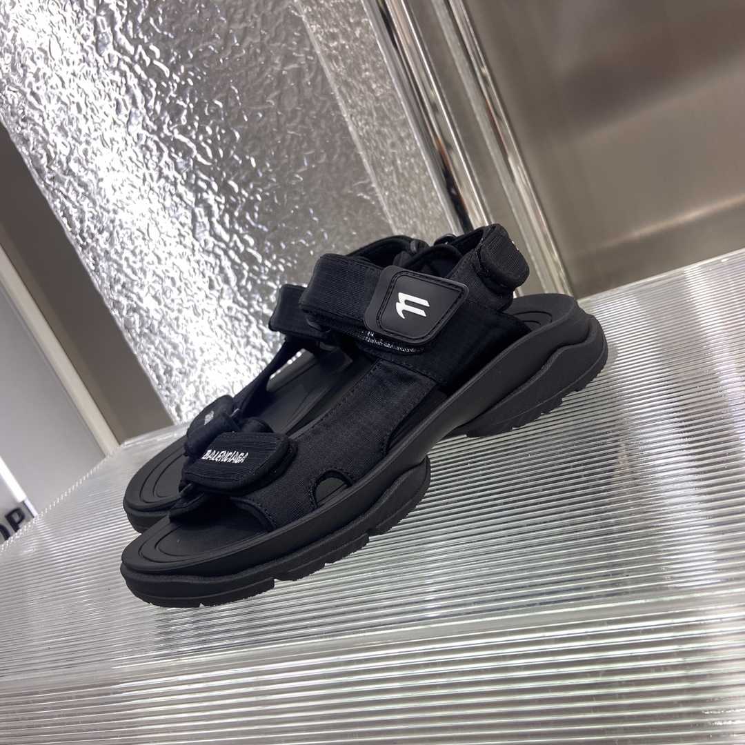 Balenciaga Tourist Sandal In Black - FashionPlug