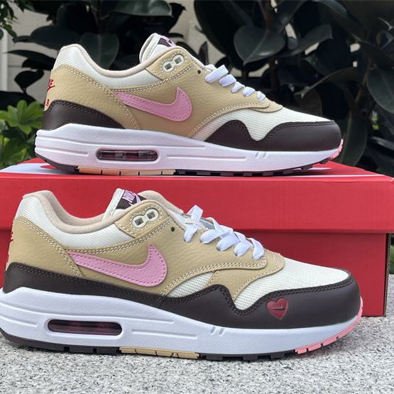 Nike Air Max 1 Sneaker   FZ4346-200 - FashionPlug