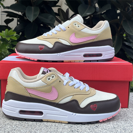 Nike Air Max 1 Sneaker   FZ4346-200 - FashionPlug