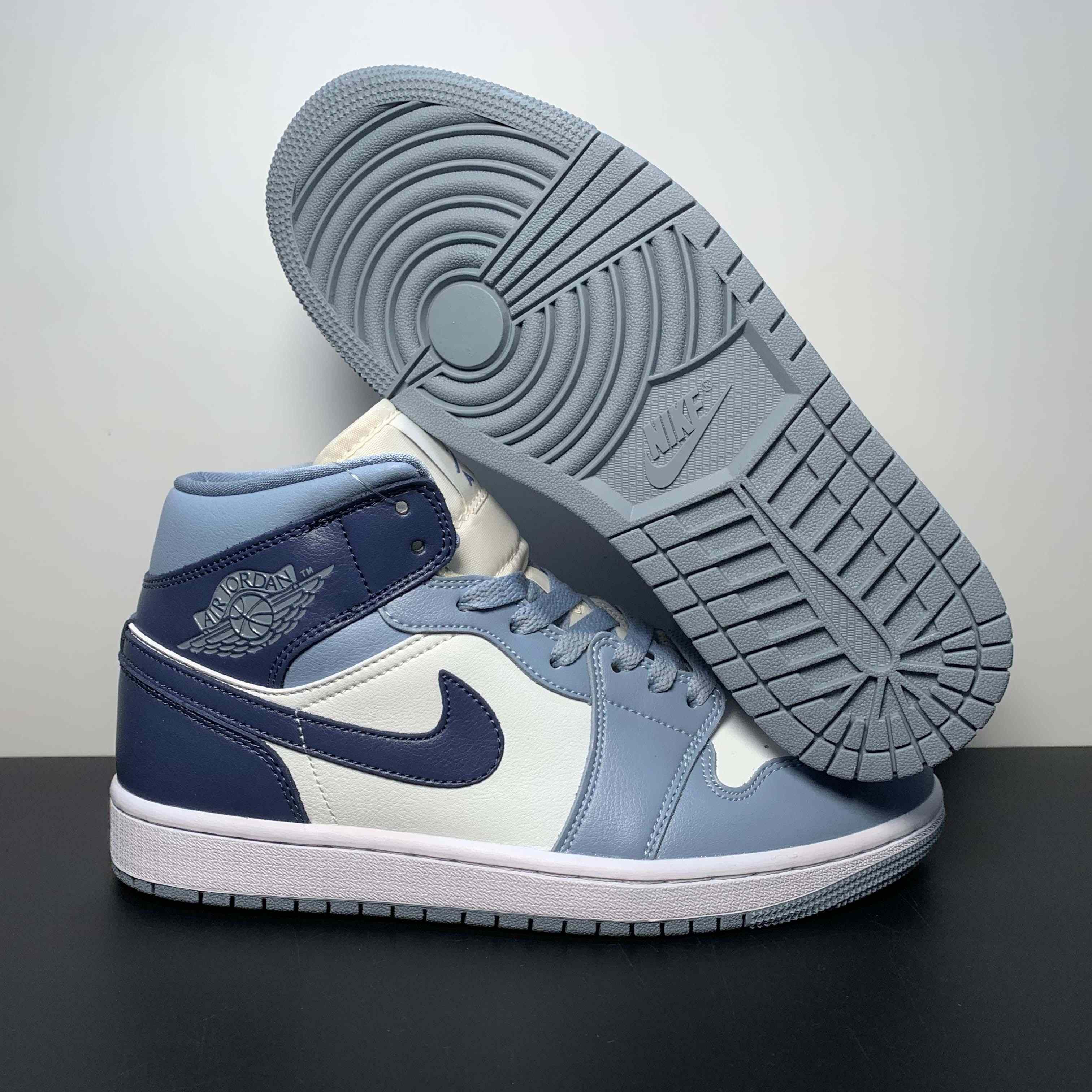 Air Jordan 1 Mid  Sneaker      BQ6472-140 - FashionPlug