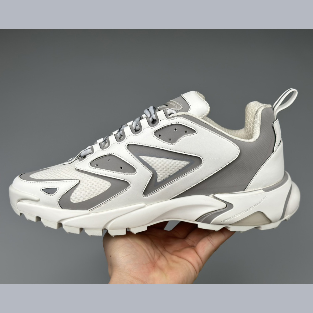 Louis Vuitton LV Runner Tatic Sneaker   (Upon UK Size)      - FashionPlug