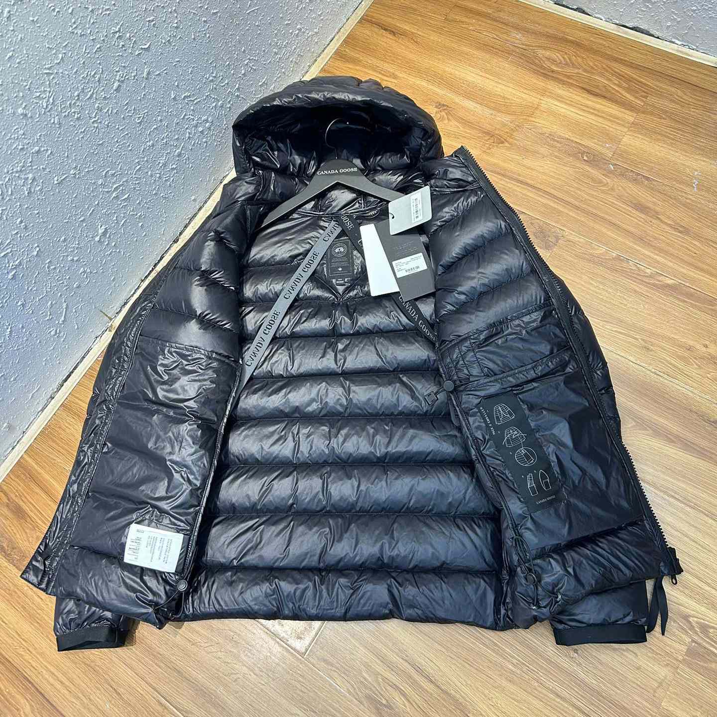 Canada Goose Logo-patch Padded Jacket - FashionPlug