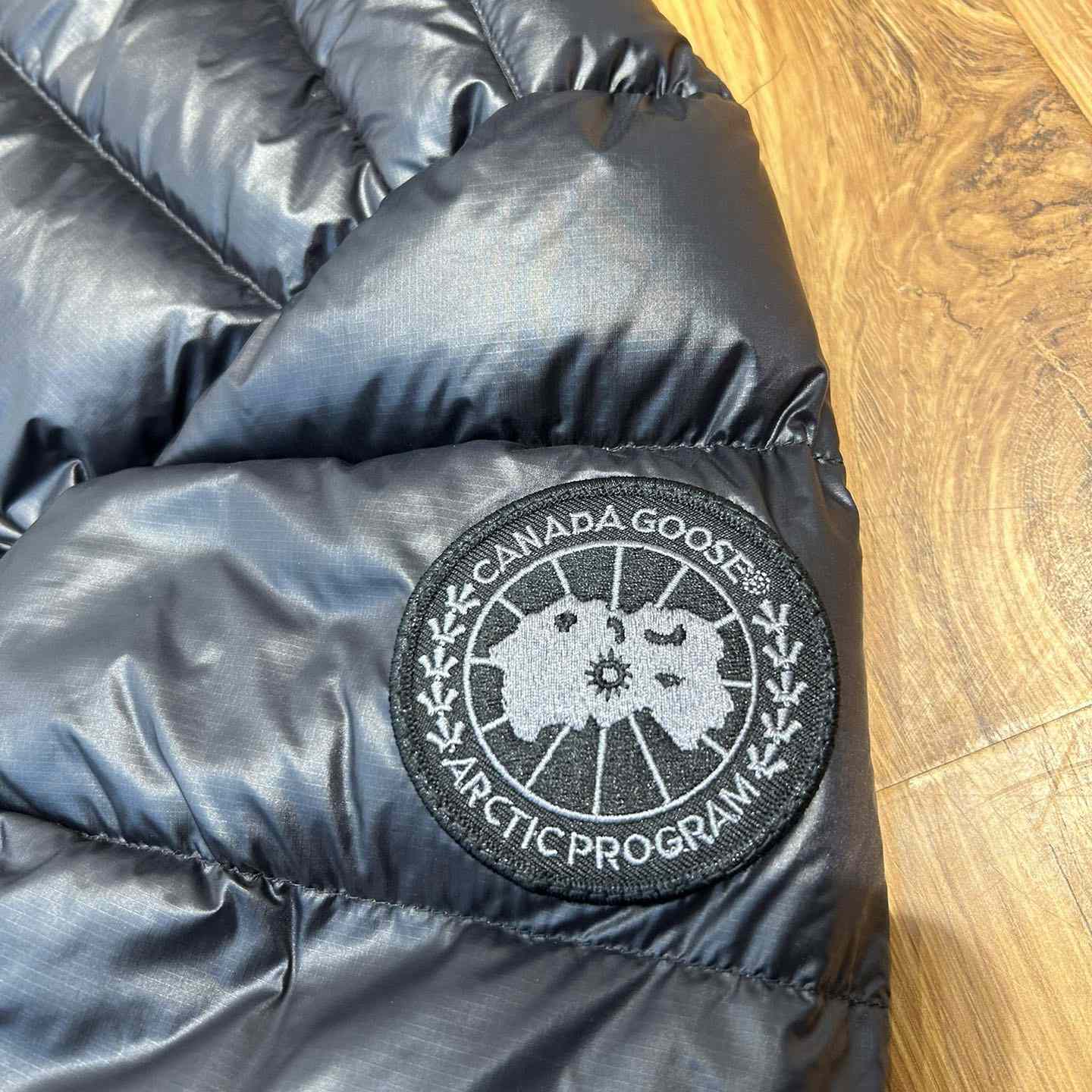 Canada Goose Logo-patch Padded Jacket - FashionPlug
