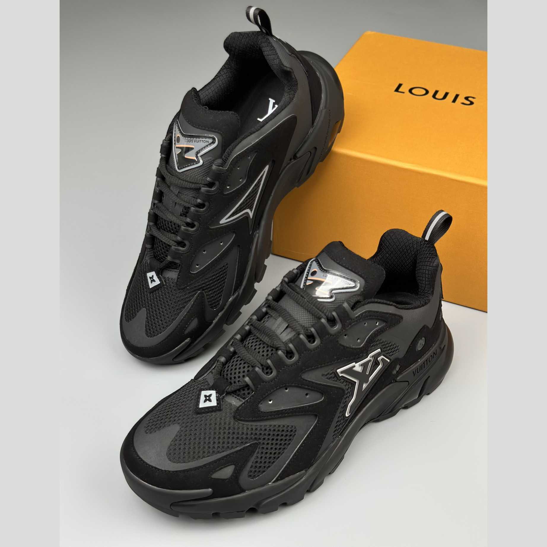 Louis Vuitton Runner Tatic Sneaker(Upon UK Size)    1A9UNT - FashionPlug