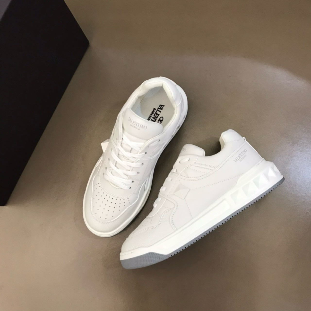 Valenti Sneaker Low-top One Stud In Nappa - FashionPlug