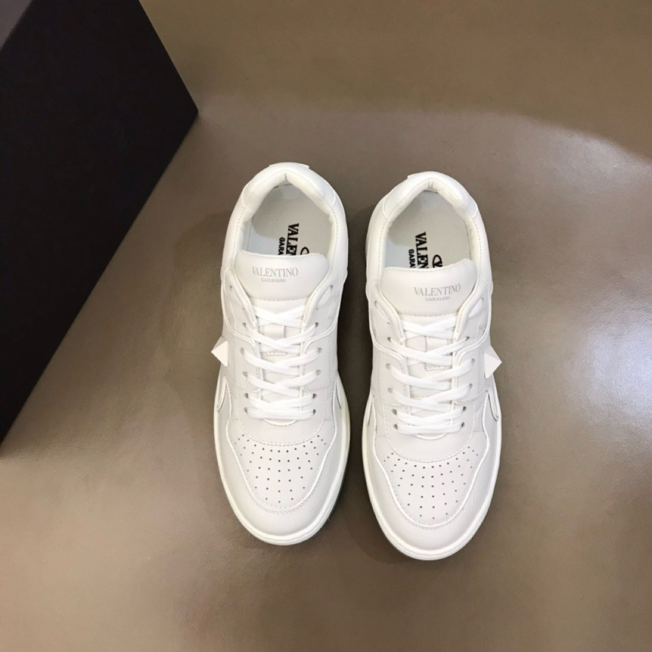 Valenti Sneaker Low-top One Stud In Nappa - FashionPlug