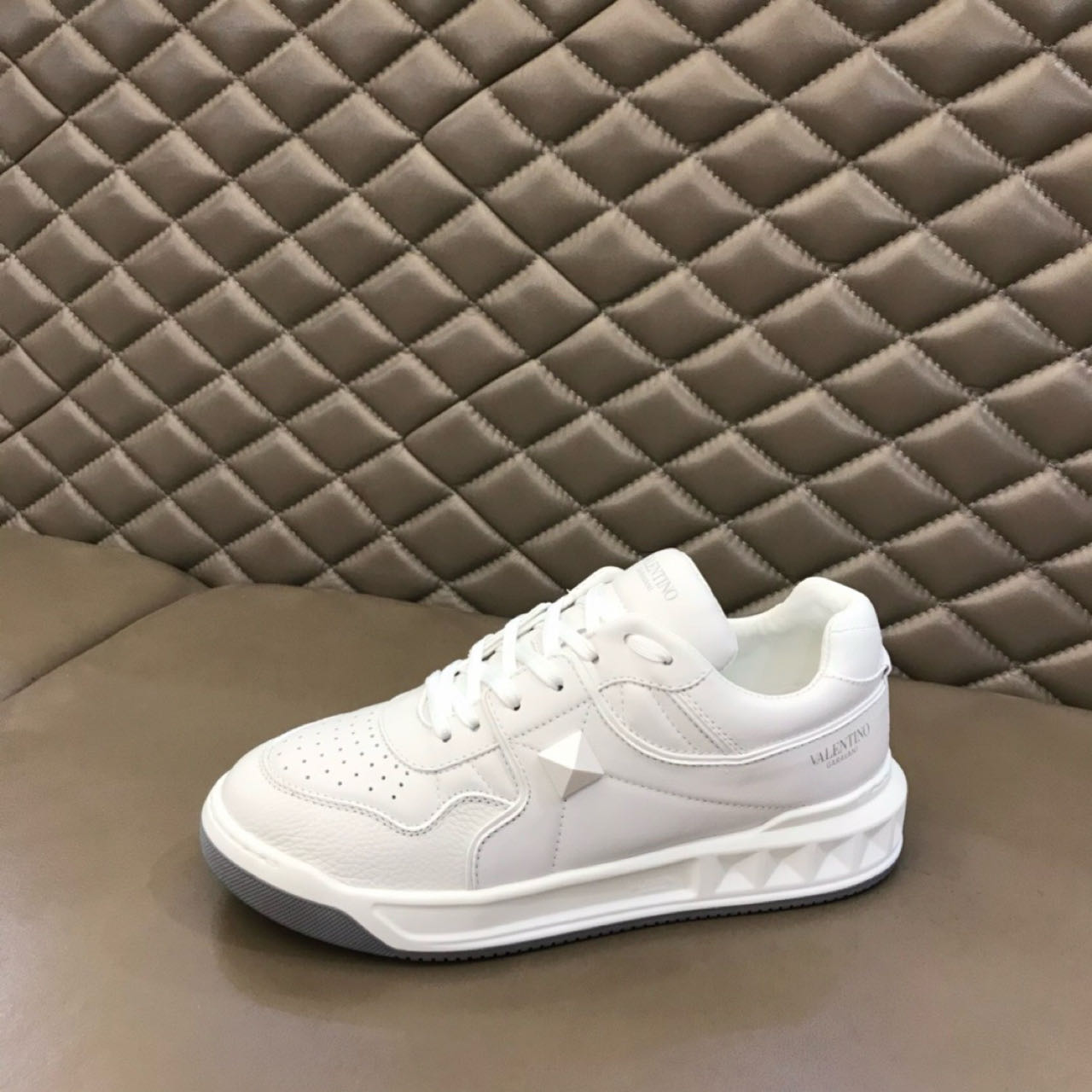 Valenti Sneaker Low-top One Stud In Nappa - FashionPlug