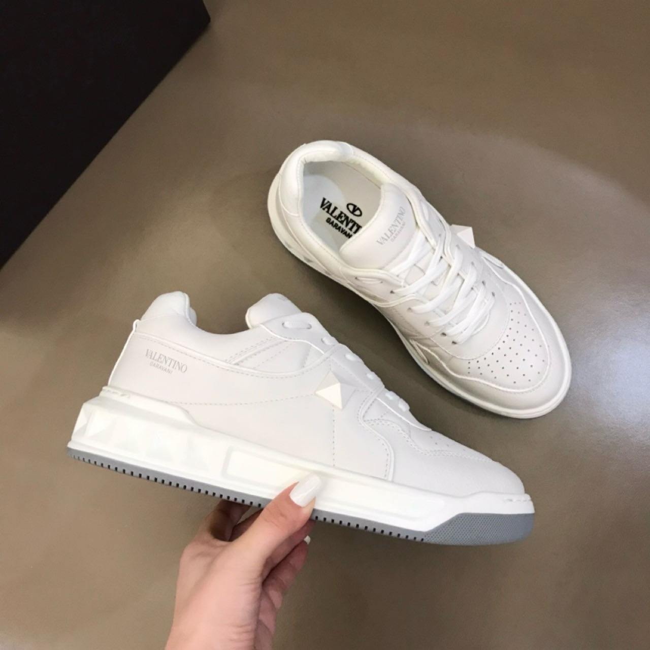 Valenti Sneaker Low-top One Stud In Nappa - FashionPlug