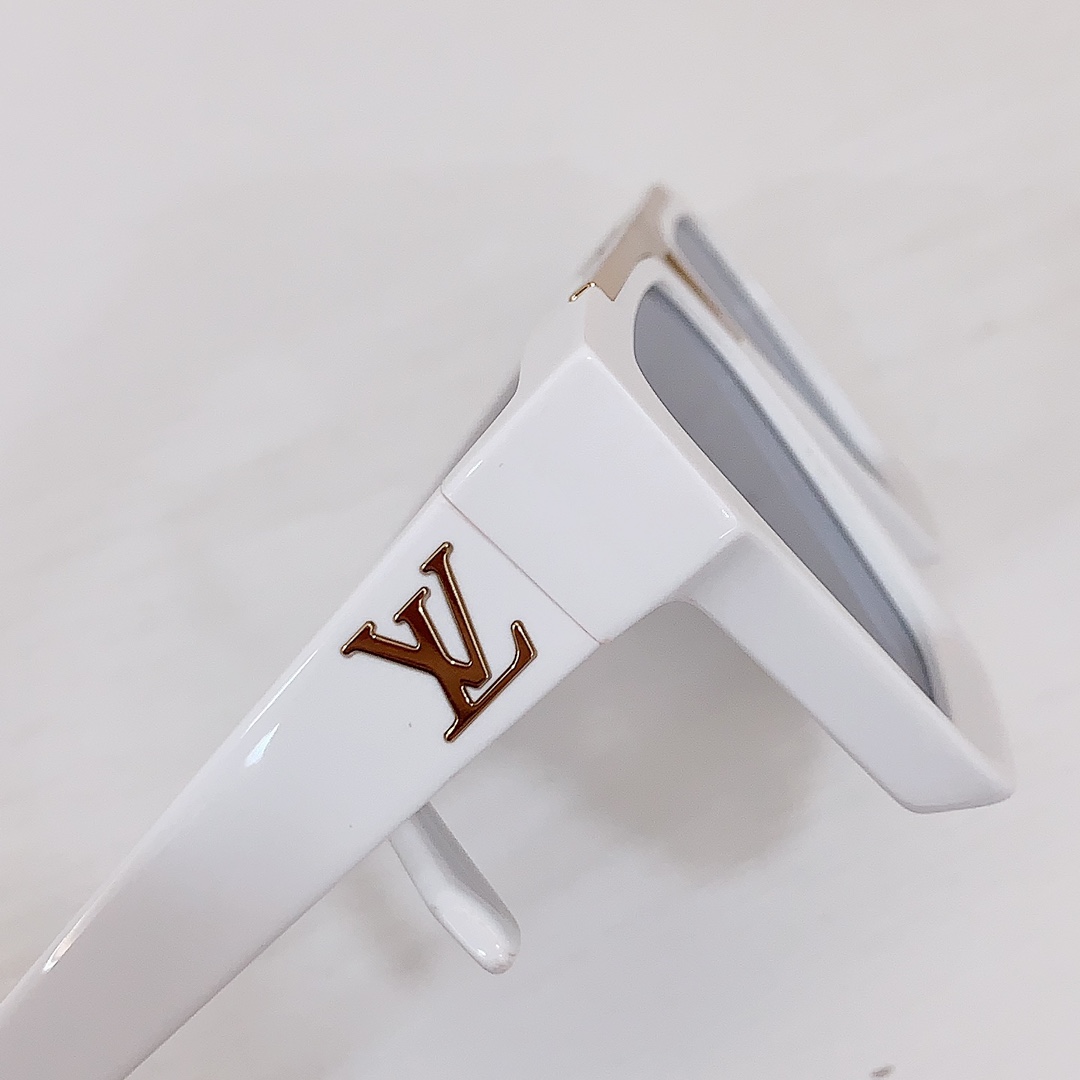 Louis Vuitton 1.1 Evidence Sunglasses   Z1503 - FashionPlug