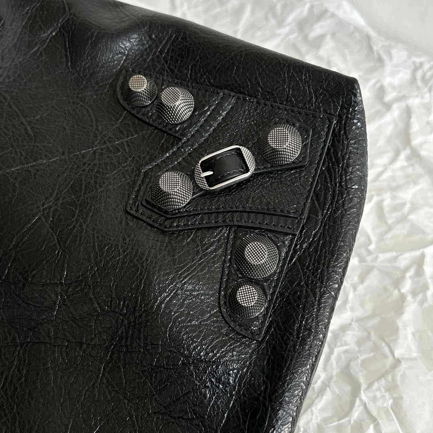 Balenciaga Men's Le Cagole Men Shopper Bag In Black - FashionPlug