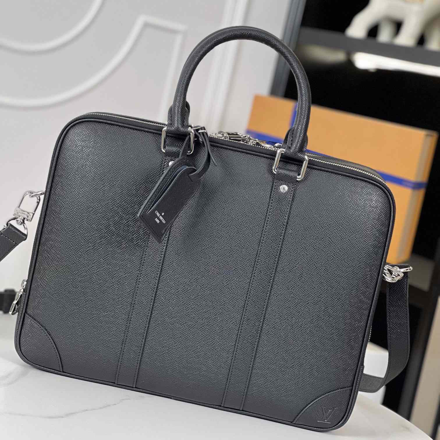 Louis Vuitton Porte Documents Voyage    M30967 - FashionPlug