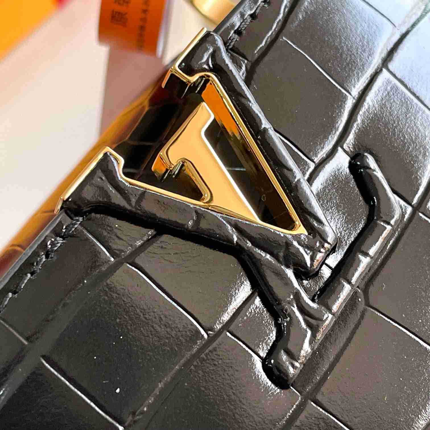 Louis Vuitton Capucines Mini     N93429 - FashionPlug