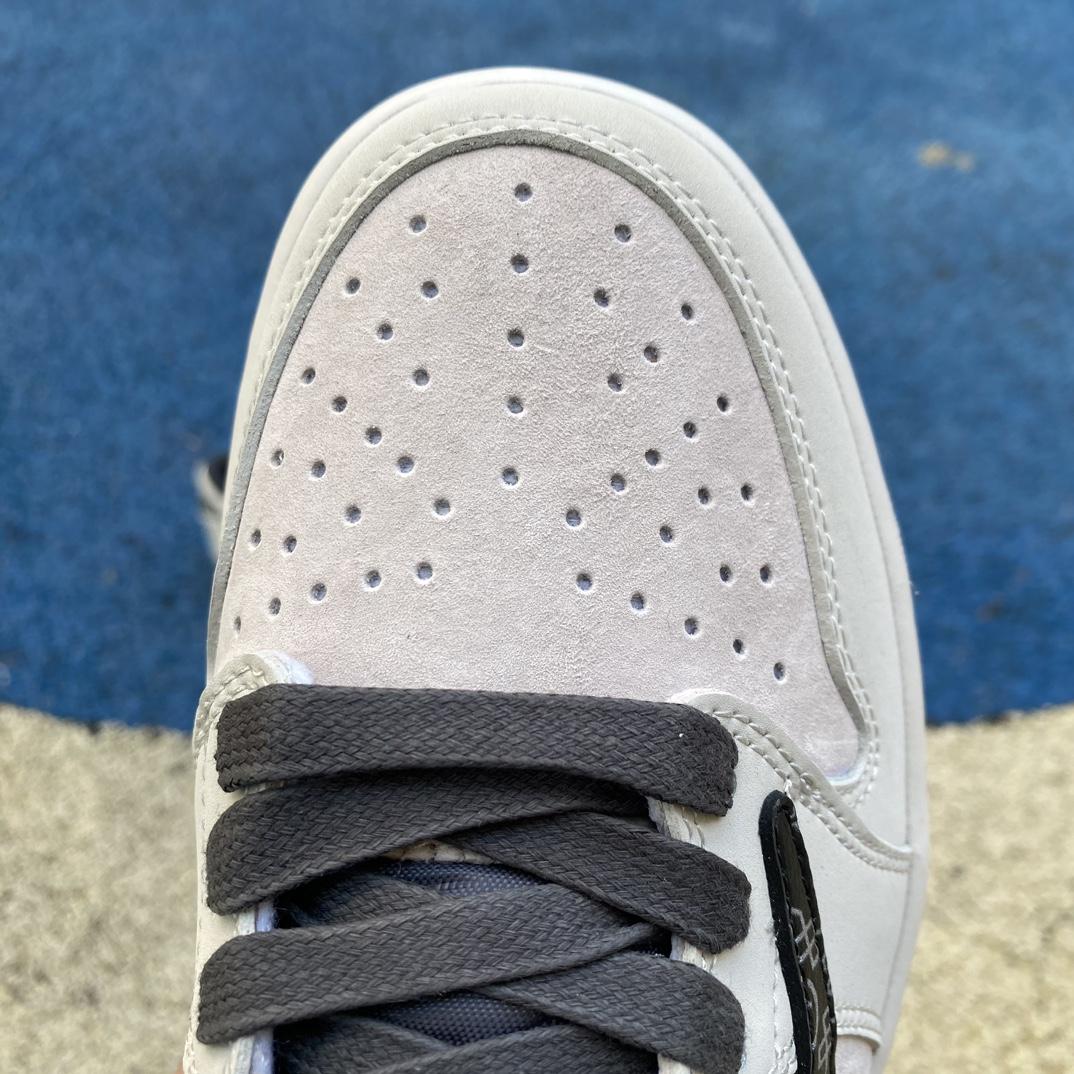 Tracis Scott x Air Jordan 1 Low Golf Sneaker   DZ4137-708 - FashionPlug