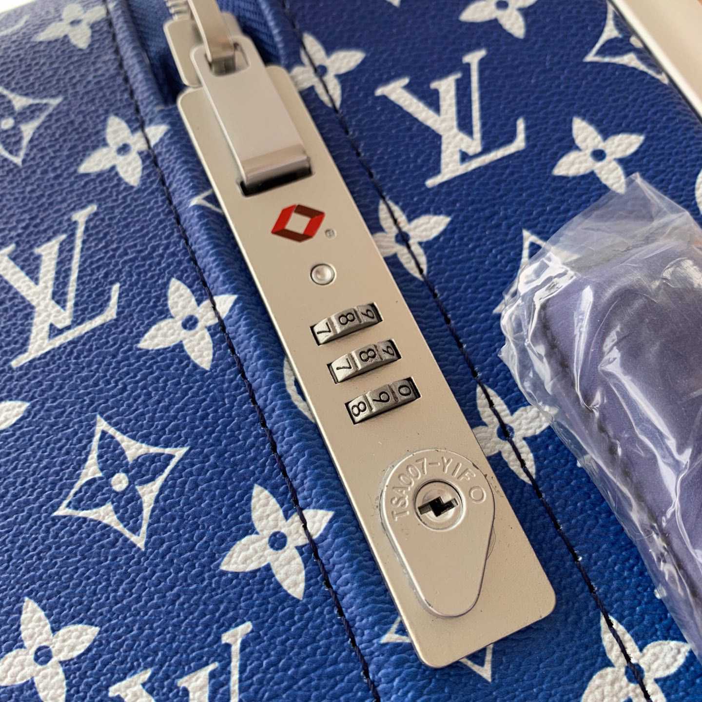 Louis Vuitton Horizon Clouds Monogram 55 Blue - FashionPlug