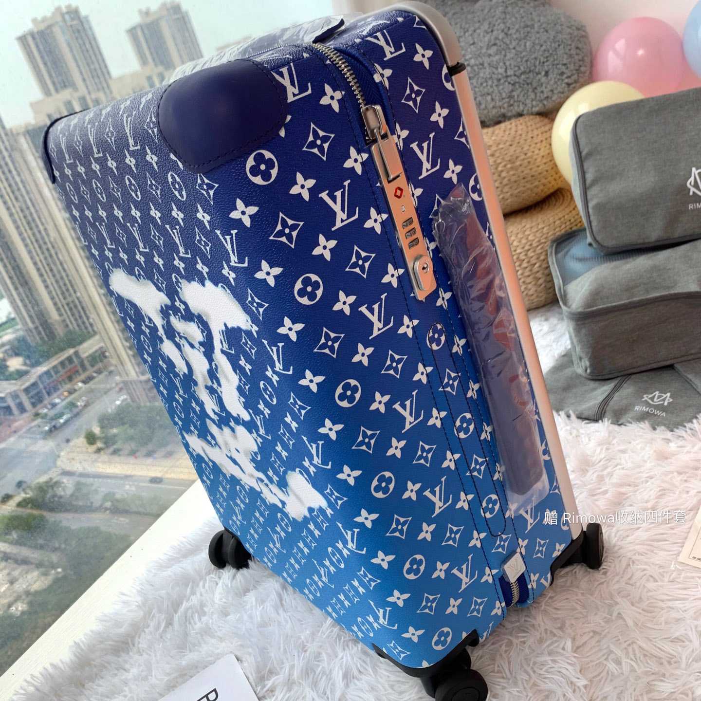Louis Vuitton Horizon Clouds Monogram 55 Blue - FashionPlug