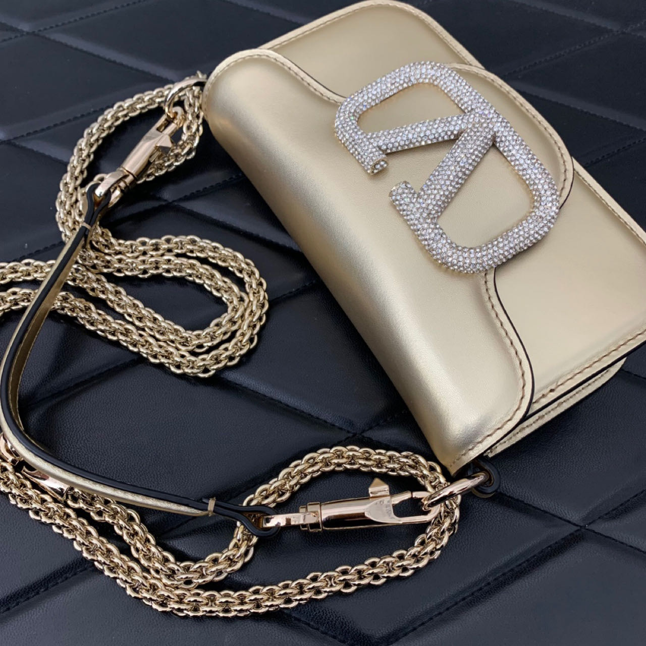 Valenti Garavani Micro Locò Crystal-embellished Bag   (20-11-5cm) - FashionPlug