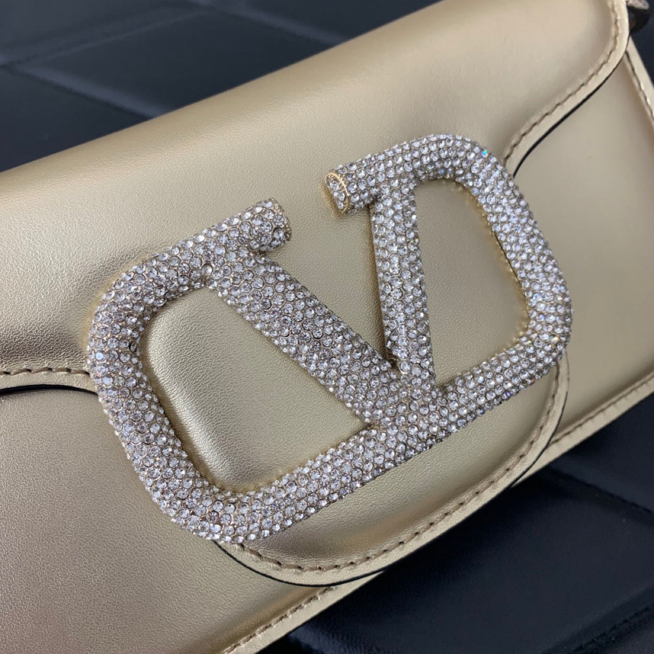 Valenti Garavani Micro Locò Crystal-embellished Bag   (20-11-5cm) - FashionPlug