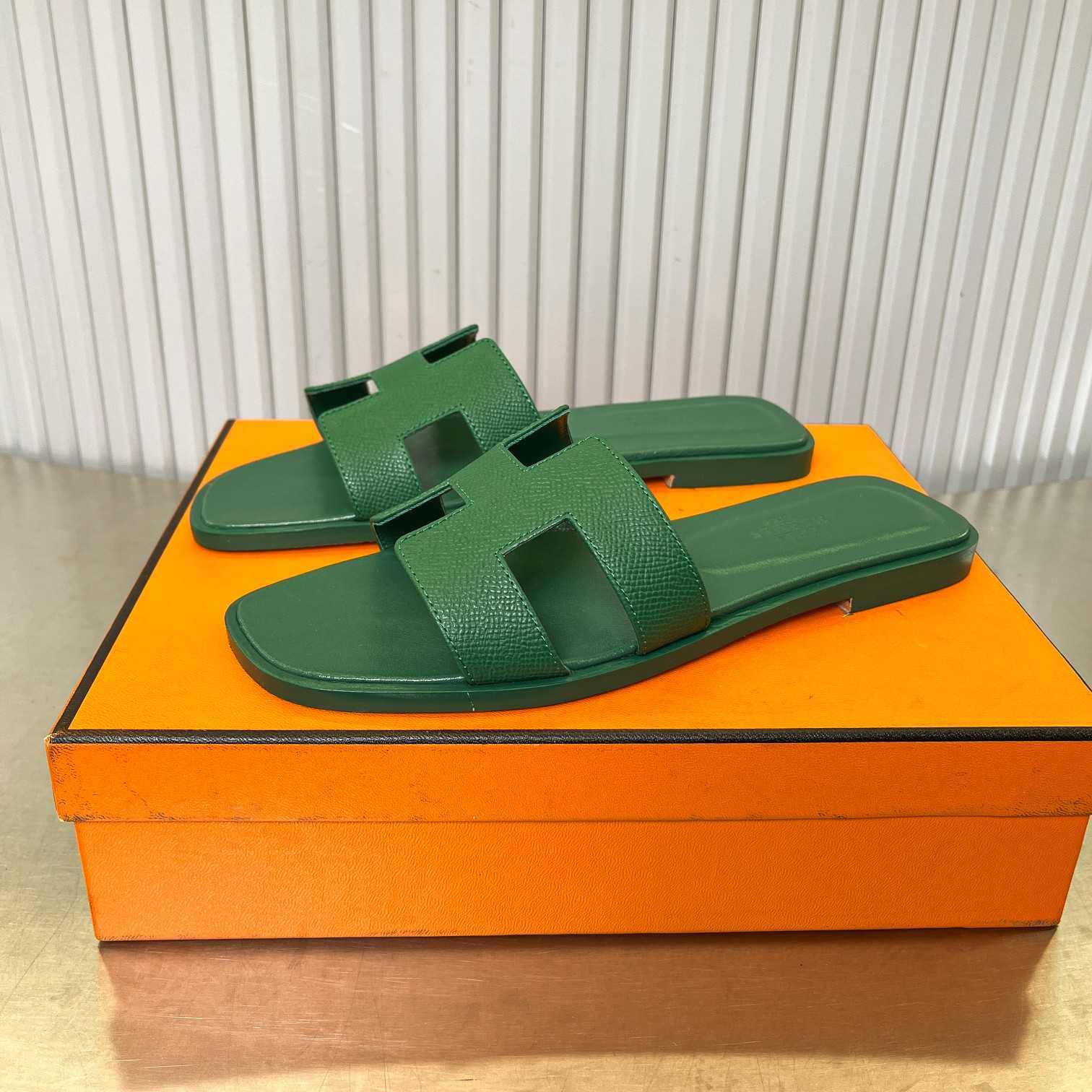 Hermes Izmir Sandal - FashionPlug