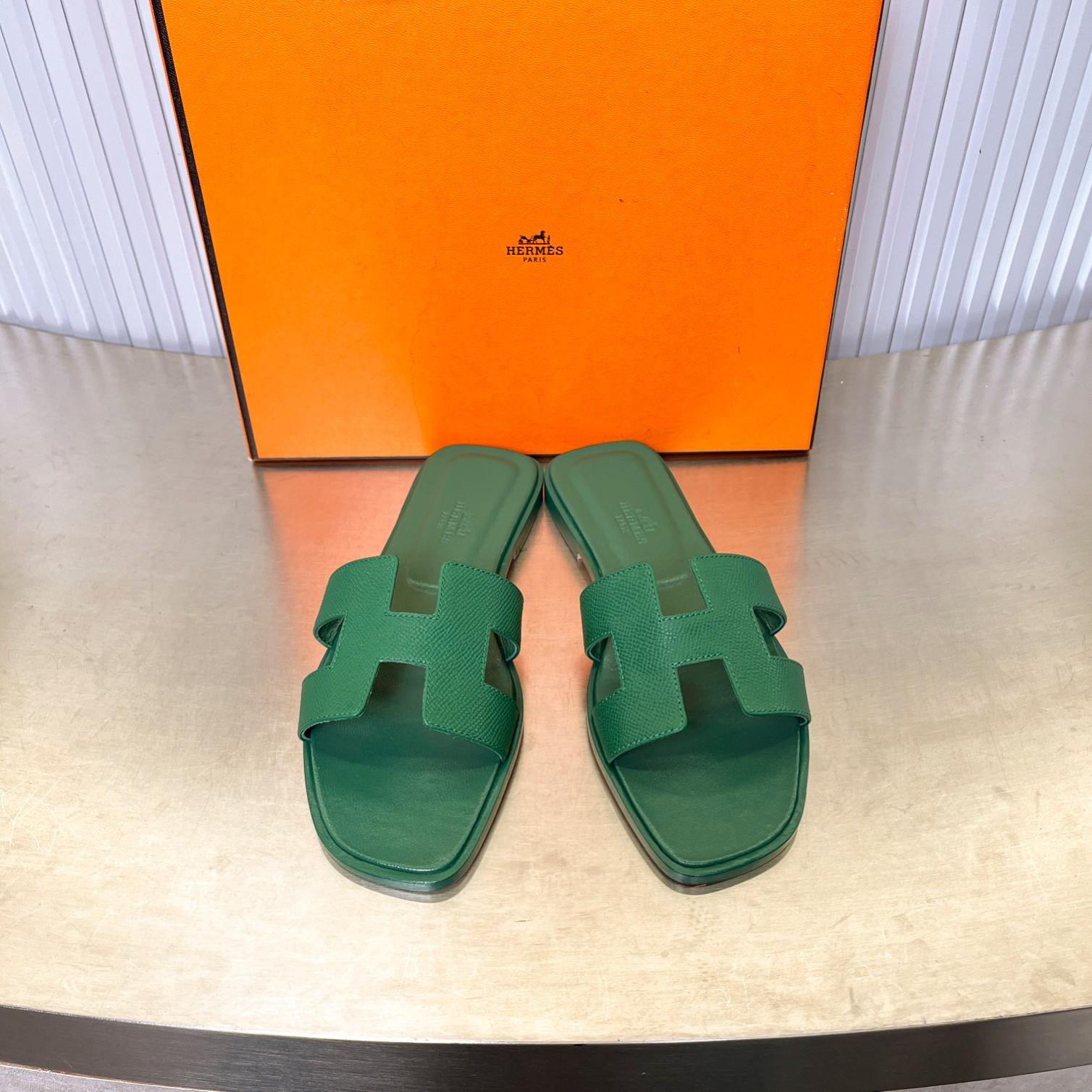 Hermes Izmir Sandal - FashionPlug