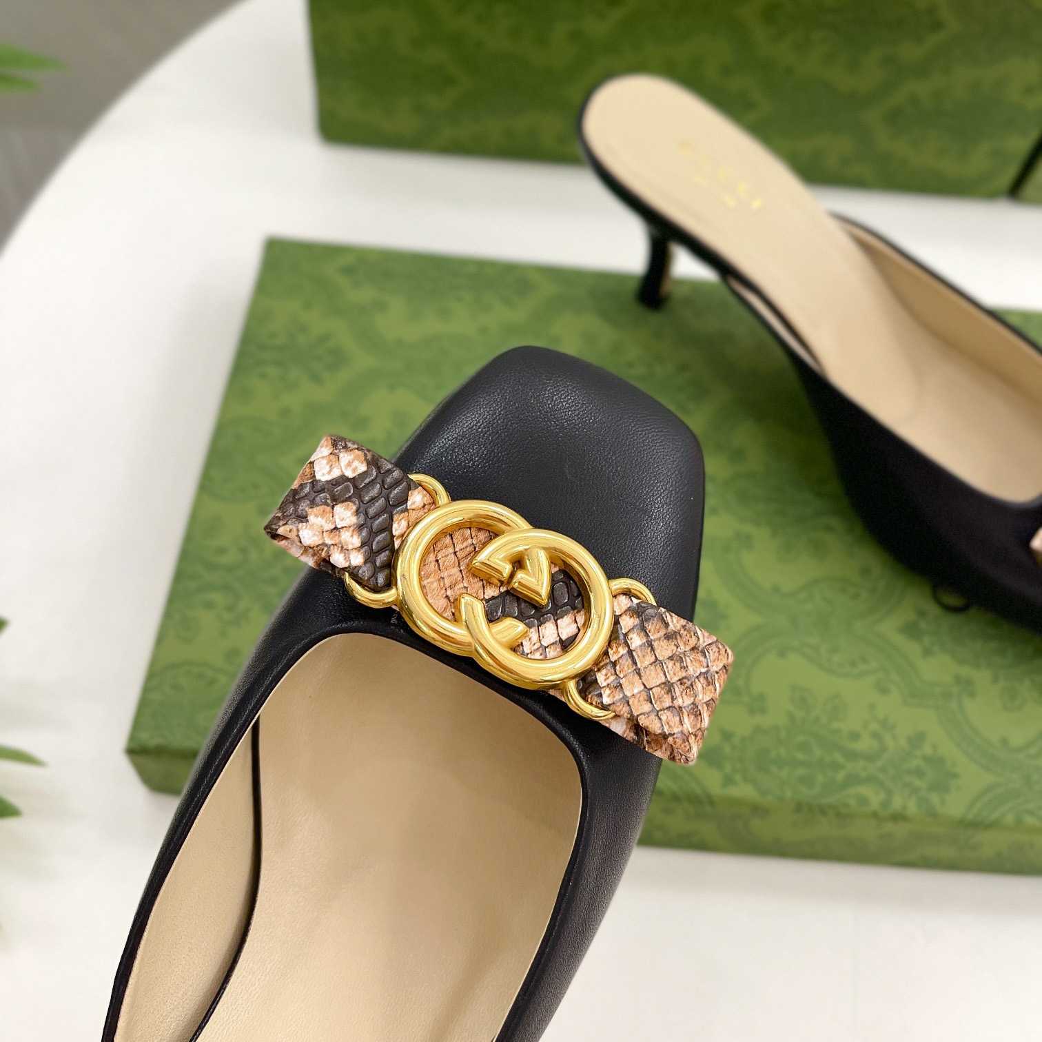 Gucci Women's Interlocking G Mule - FashionPlug