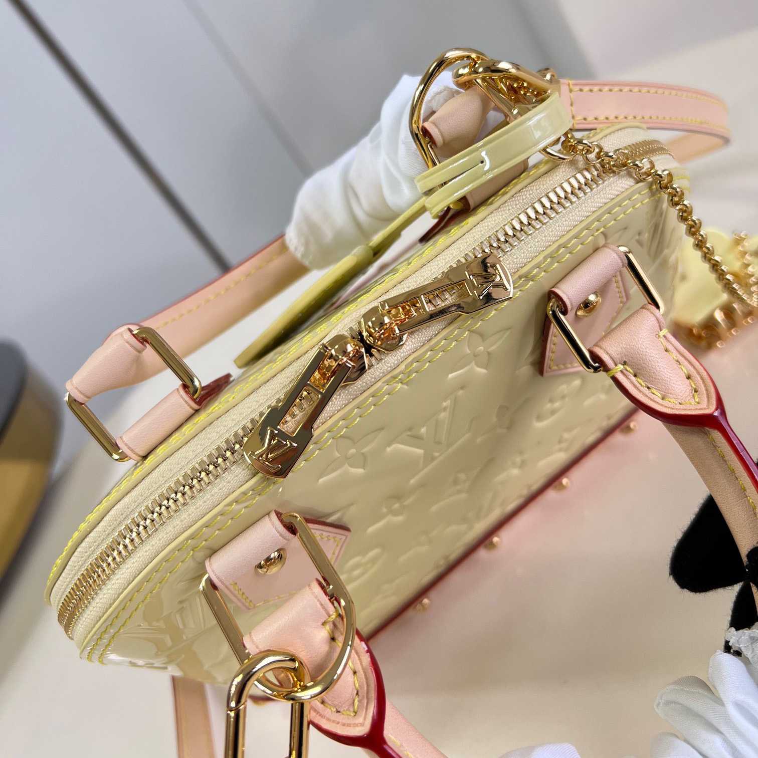 Louis Vuitton Alma BB   M24063 - FashionPlug