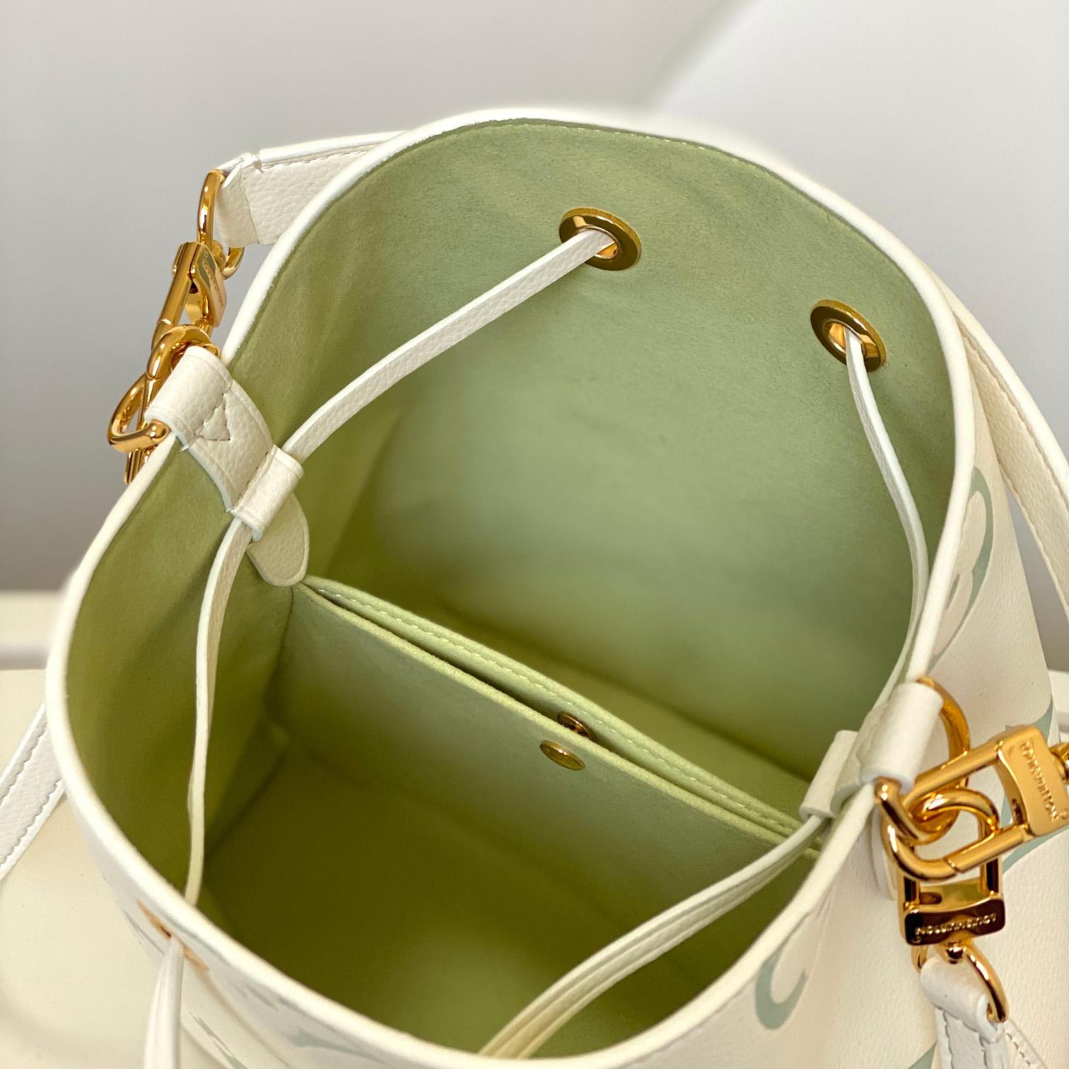 Louis Vuitton Néonoé BB   M24048 - FashionPlug