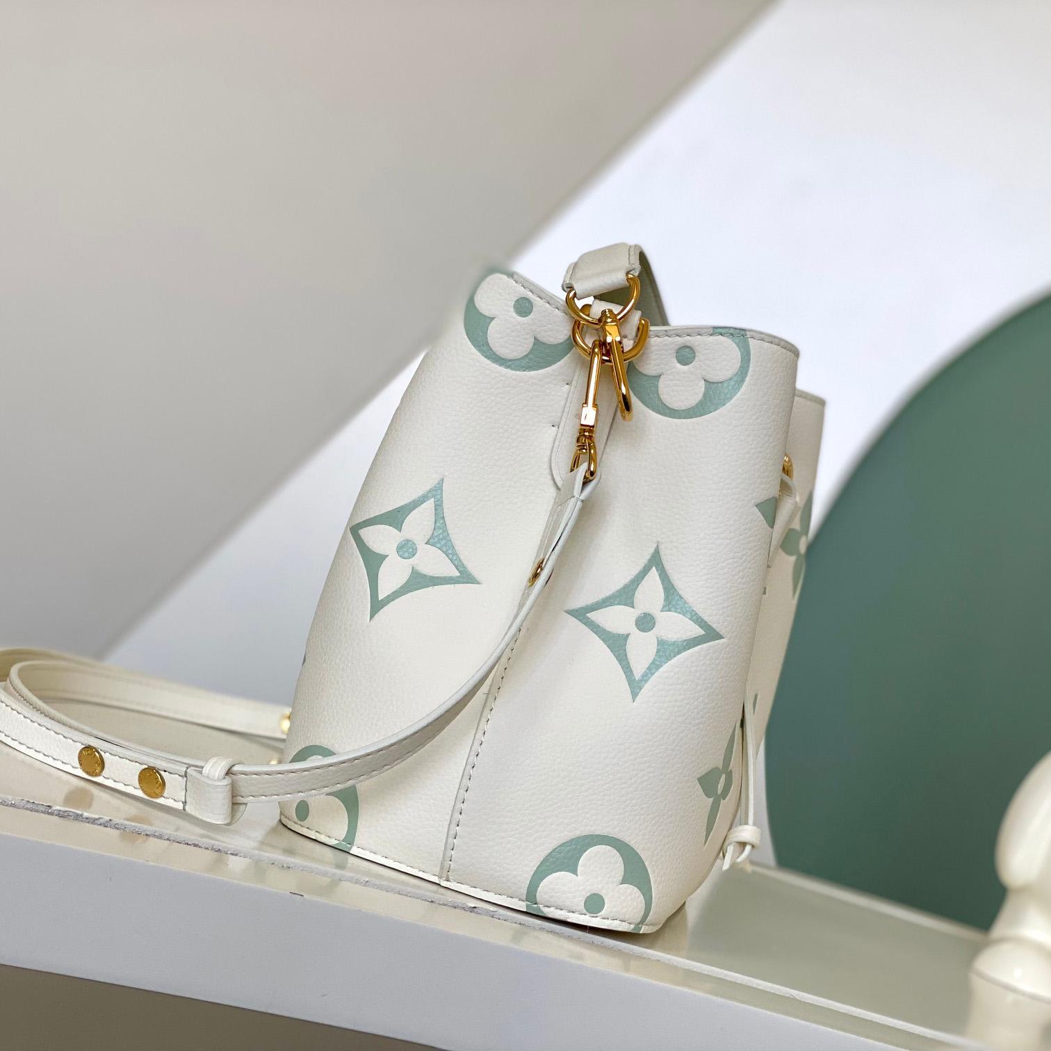 Louis Vuitton Néonoé BB   M24048 - FashionPlug