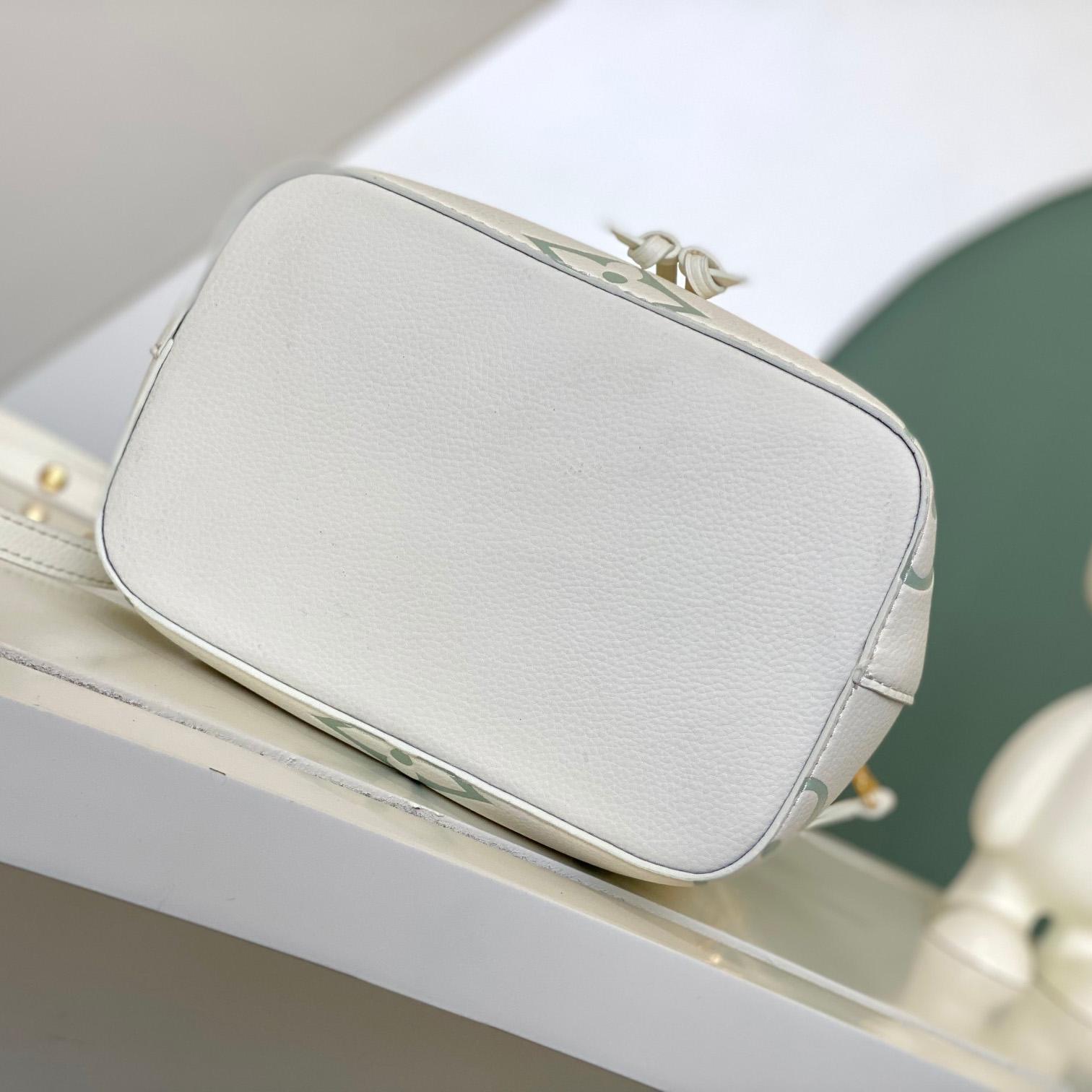 Louis Vuitton Néonoé BB   M24048 - FashionPlug