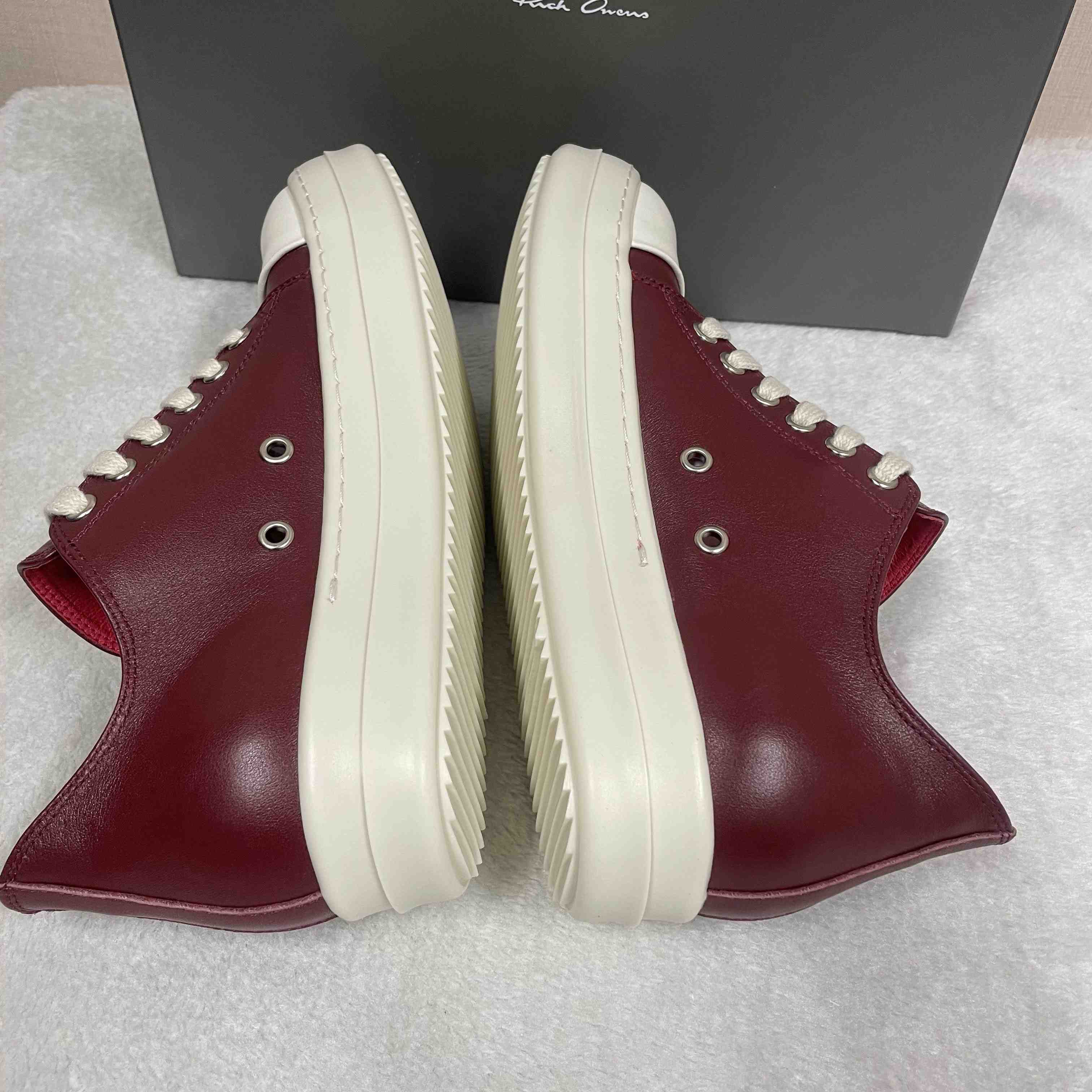 Rick Owens Low-Top Leather Sneakers - FashionPlug