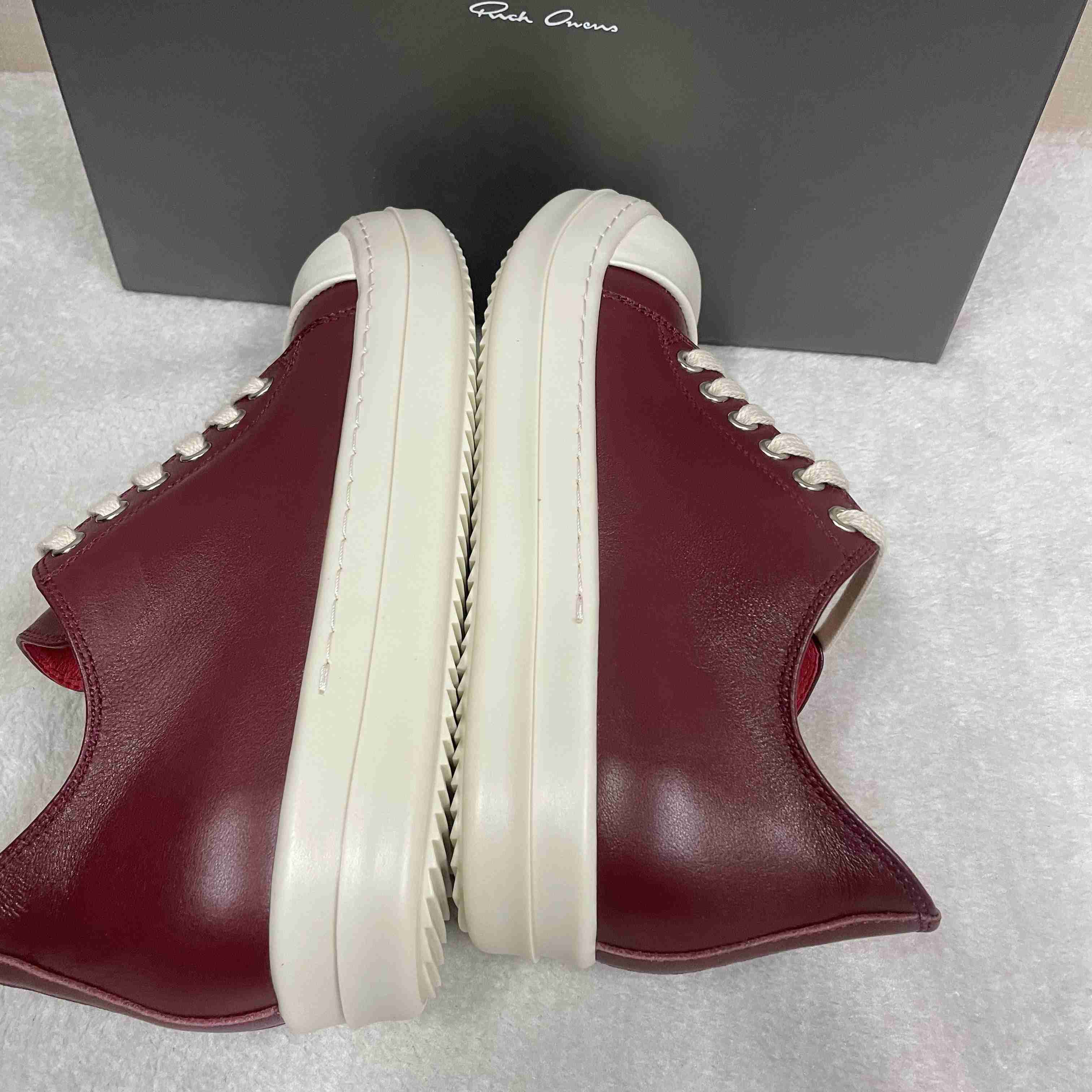 Rick Owens Low-Top Leather Sneakers - FashionPlug