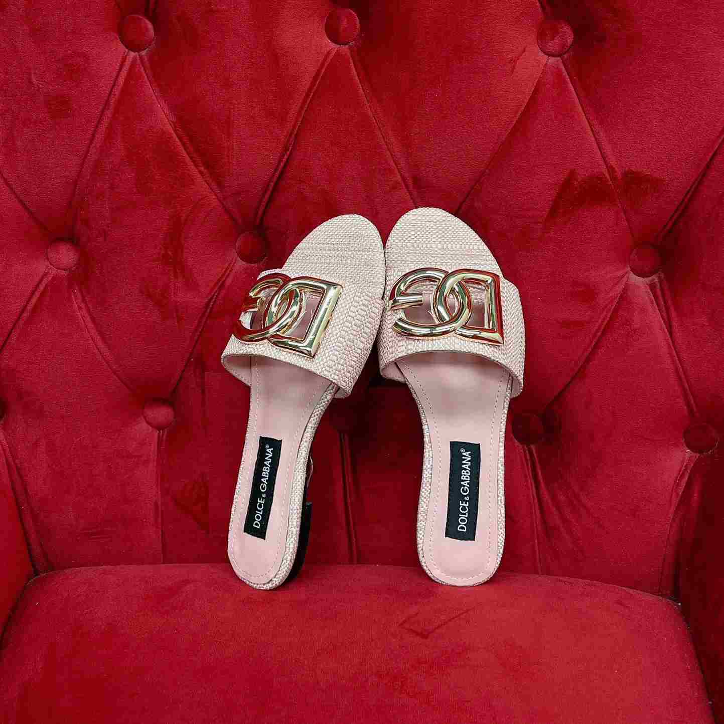 Dolce & Gabbana Raffia Sliders - FashionPlug