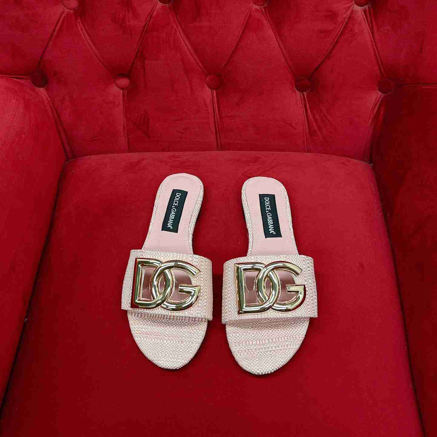 Dolce & Gabbana Raffia Sliders - FashionPlug