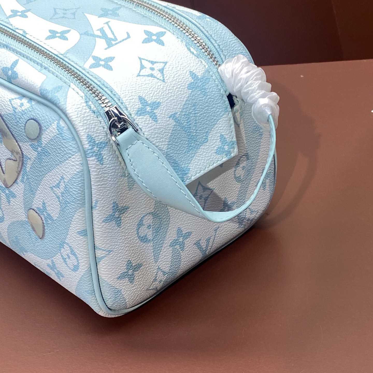 Louis Vuitton Dopp Kit    M82337 - FashionPlug