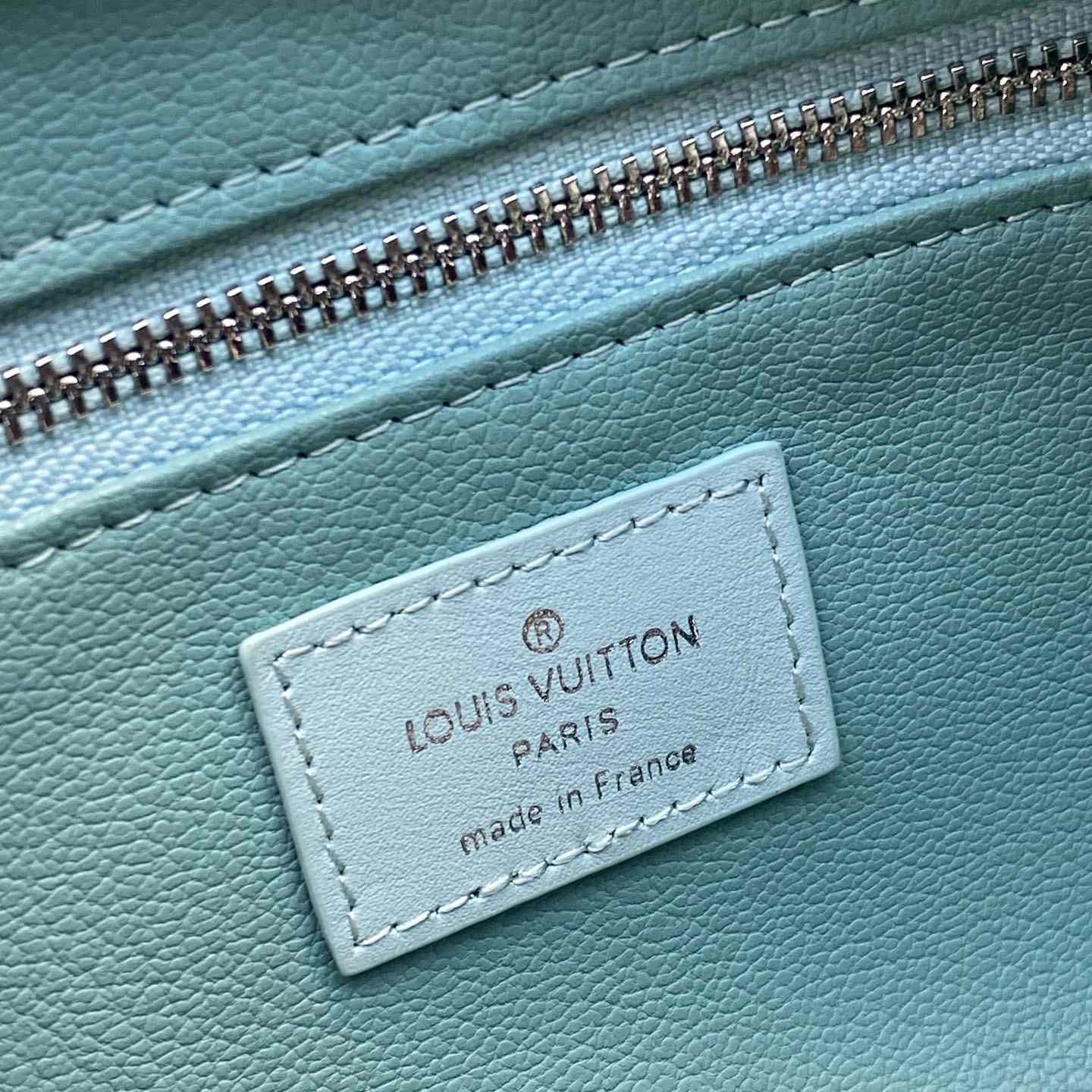 Louis Vuitton Dopp Kit    M82337 - FashionPlug
